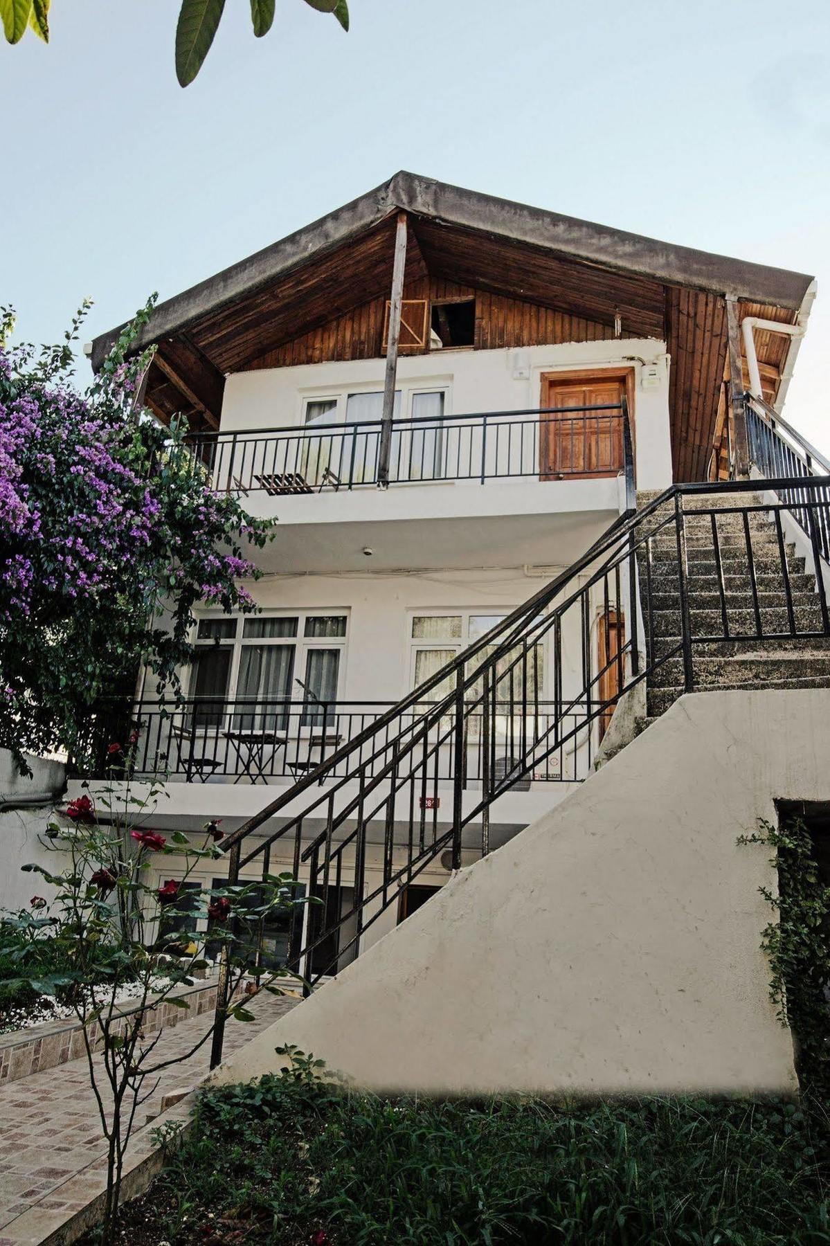 Buyukada Apart Hotel - Sehbal Adalar Exterior photo